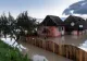 Alertă de inundații în Covasna, 150 de oameni evacuați de urgență din calea apelor - FOTO