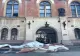 Dorel recidivează în stil mare. De data asta a distrus o statuie întreagă din fața unui castel, cu o vechime de peste 600 de ani