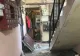 Explozie devastatoare într-un bloc din Reghin. Ușa unui apartament a „zburat” din balamale iar peretele despărțitor a fost rupt în două
