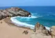 Cea mai periculoasă plajă din Grecia. Aici turiștii își pun viața în pericol dacă intră în apă