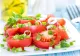 Secretul italienilor pentru salata de roșii: trucul simplu, perfect și pentru castraveți