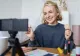 Șoc pe TikTok! O influenceriță și-a dat foc în direct după un pariu ridicol în timp ce soțul și copiii se uitau la desene animate  