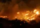 Evacuări în masă, de pe insula preferată a românilor în vacanța de vară. Pompierii se luptă cu incendii catastrofale de vegetație VIDEO