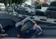 Incident spectaculos: o mașină s-a prăbușit într-o groapă apărută brusc în asfalt. O femeie a fost salvată în ultima clipă