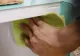 Cum se curăță corect cuptorul cu microunde? Metoda simplă pe care trebuie să o cunoști