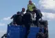 Jandarmii s-au urcat pe TIR ca să dea jos un protestatar VIDEO