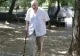 Victor Rebengiuc, la 92 de ani, surprins în Parcul Cișmigiu. Eleganță, umor și lecția unui mare actor