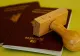 Povestea unei femei care a plecat de 12 ani din România. Cum a obținut permisul și pașaportul în mai puțin de o oră