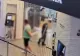 Bătrână de 81 de ani, urmărită și jefuită de economiile de-o viață într-o toaletă dintr-un mall din București. Incredibil ce metodă au folosit hoții