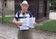 Un român persecutat de către Securitate își cere dreptatea în fața Memorialului Auschwitz. La 35 de ani de la căderea comunismului, statul român continuă să-l batjocorească – VIDEO