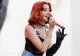 Scene ireale: Cântăreața Lidia Buble a fost bătută cu mătura în mijlocul străzii. „Încă îmi revin din șoc”