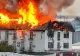 Incendiu violent la un hotel din Prahova. Două femei surprinse în clădire AU MURIT. Alte trei persoane au reușit să se autoevacueze