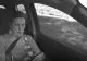 Accident rutier din cauza tehnologiei: o femeie a pierdut controlul mașinii în timp ce scria mesaje pe telefon
