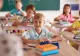 Ministerul Educației îi contrazice pe profesorii ieșiți în stradă. „Cursurile se desfășoară normal în majoritatea școlilor din țară”