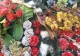 Înmormântări prietenoase cu mediul, la Timișoara: primăria lui Fritz vrea să interzică în cimitir coroanele și florile de plastic
