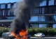 Incendiu masiv lângă Castelul Corvinilor: trei mașini afectate, un bărbat rănit ușor