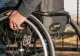 Crește indemnizația de însoțitor pentru persoanele cu handicap, de la 1 iulie. Câți bani în plus se dau