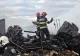 Incendiu de proporții în Suceava: două hale cuprinse de flăcări. Pompieri din două județe, mobilizați la fața locului: 12 autospeciale prezente