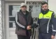 Gest de omenie în Mehedinți: un bărbat a găsit o geantă cu 2.000 de euro și a dus-o la poliție