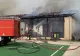 Incendiu la o şcoală din judeţul Timiş. Flăcările s-au extins la o casă din apropiere: zeci de persoane s-au autoevacuat - VIDEO