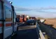 Accident grav și trafic oprit pe autostrada A1 Deva - Nădlac. Cinci persoane, rănite după ciocnirea dintre un autotren și un autoturism 8+1