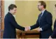 Fritz merge cu Nicușor Dan la Paris, după eșecul la Capitală. Discuții despre achiziții militare