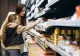 Ghilotina „mărcilor proprii”. Cum sunt scoase brandurile românești de pe raft prin adaosuri comerciale discriminatorii