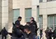 Incidente grave la Tribunal: susținător al lui Călin Georgescu, ridicat de jandarmi. Soția însărcinată susține că a fost luat fără motiv. Reacția oficială a Jandarmeriei – VIDEO