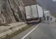 Accident grav la ieșirea din Orșova spre Severin. O masină a fost distrusă aproape complet
