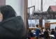 Stare de alertă din cauza frigului. Oraș înghețat, datorii uriașe. Medicii au plecat, elevii și profesorii stau înfofoliți la ore 