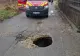 Incident șocant în Petroșani: doi oameni au căzut într-o groapă adâncă de un metru