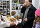 Nicușor Dan, vizită la muzeu în seara de Crăciun. Președintele a fost întâmpinat de colindători