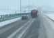 Drumarii trag un semnal de alarmă: șoferii sunt sfătuiți să nu depășească utilajele de deszăpezire și să păstreze distanța – VIDEO