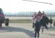 Moș Crăciun a venit anul acesta cu elicopterul Black Hawk. VIDEO