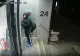 Cel mai nepregătit hoț: a vrut să spargă o corporație și a rămas cu mânerul ușii în mână