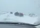Ninsoarea și viscolul fac prăpăd pe drumuri. Trafic paralizat în Brebeni, șoferii împing mașini înzăpezite. Trafic oprit pe DN2 - VIDEO