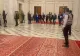 Bolojan sfidează nemulțumirile românilor. Premierul sărăciei fuge de întrebările presei, protejat de patru SPP-iști – VIDEO