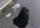 Atenție șoferi! Carosabil surpat pe strada Făinari din Capitală: Poliția Rutieră recomandă prudență
