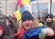 Gest incredibil: un protestatar a aruncat cu 3 lei spre Nicușor Dan