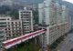 Orașul unde metroul trece printr-un bloc de locuințe. Locatarii iau liftul și coboară direct în stație