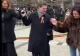 Hora Unirii, un dans cu „obstacole” pentru Nicușor Dan. Incident stânjenitor la Iași, sub ochii mulțimii VIDEO