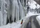 Iarnă de poveste pe DN 7A: Cheile Jiețului oferă un spectacol de gheață cu cascade și țurțuri masivi