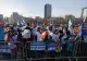 "Școala moare în nevoi, voi vă bateți joc de noi”. Peste 3000 de angajați din Educație au protestat la ușa Guvernului FOTO&VIDEO