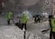 Minoră electrocutată în Sectorul 6, după ce un copac plin de zăpadă a căzut peste firele electrice