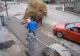 Accident grav în Bistrița-Năsăud: o căruță încărcată cu fân a fost lovită de o mașină în intersecție