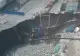 Momentul șocant în care o intersecție din Shanghai se prăbușește sub ochii trecătorilor: crater uriaș în mijlocul șoselei – VIDEO