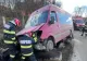 Microbuz cu 11 pasageri implicat într-un accident la Valea Sânpetru. Șase ambulanțe au ajuns fața locului