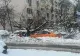 Haos în Capitală: copaci prăbușiți peste mașini, autobuze blocate în zăpadă și trafic paralizat