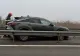 Accident neobișnuit pe Autostrada A1: un autoturism transportat pe platformă a căzut între glisierele mediane