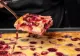 Desert ardelenesc de poveste: lichiu cu prune și cremă de smântână, ușor de preparat și absolut delicios!